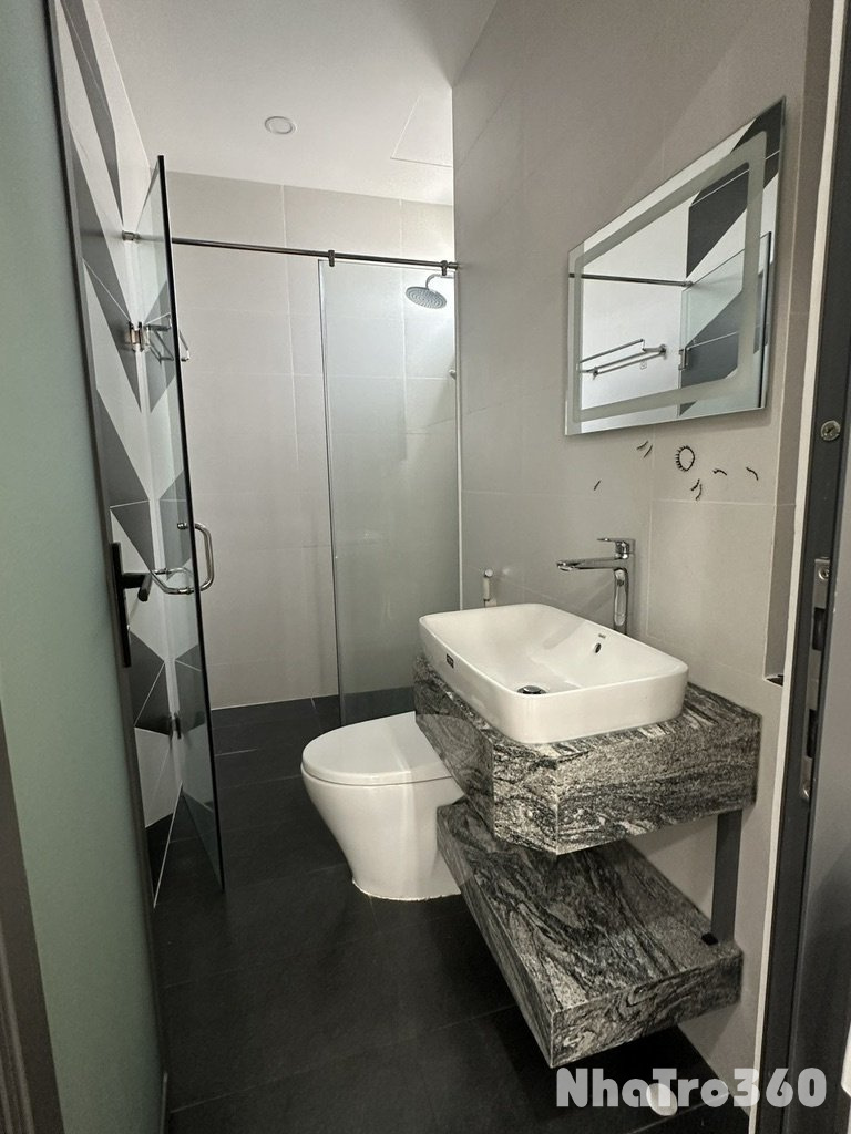 Căn hộ quận 4, ban công, máy giặt riêng, mặt riền