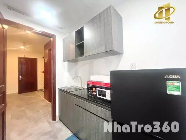 Căn hộ cho thuê ngay trung tâm quận 1, có cửa sổ thoáng mát, gần bến metro