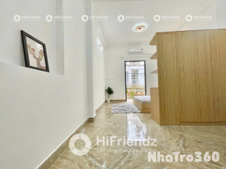 Phòng full nội thất, tách bếp, ban công, tự do