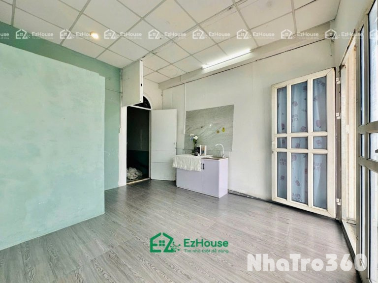 Full nội thất, ban công, tự do, giá rẻ