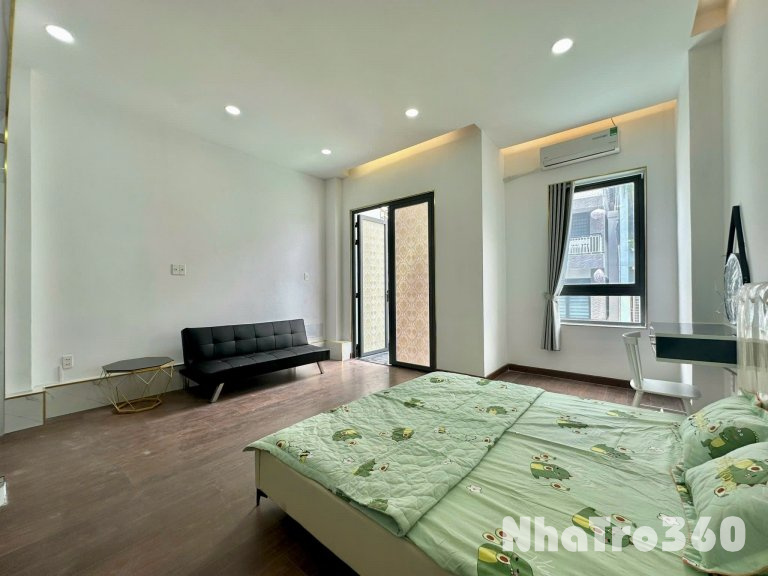 Cho thuê căn hộ 1PN, ban công, Q3 || ngay Trần Quang Diệu || gần Vòng Xoay Dân Chủ, Coopmart, Ga Sài Gòn