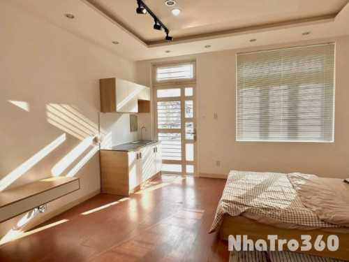 Phòng full nội thất, cửa sổ, an ninh, tự do