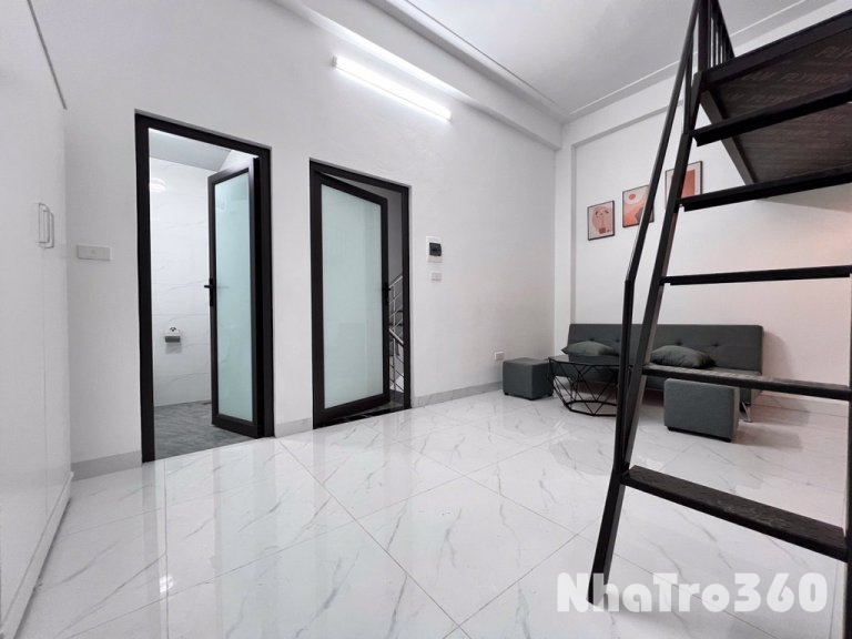 Phòng loại gác xếp có thang máy