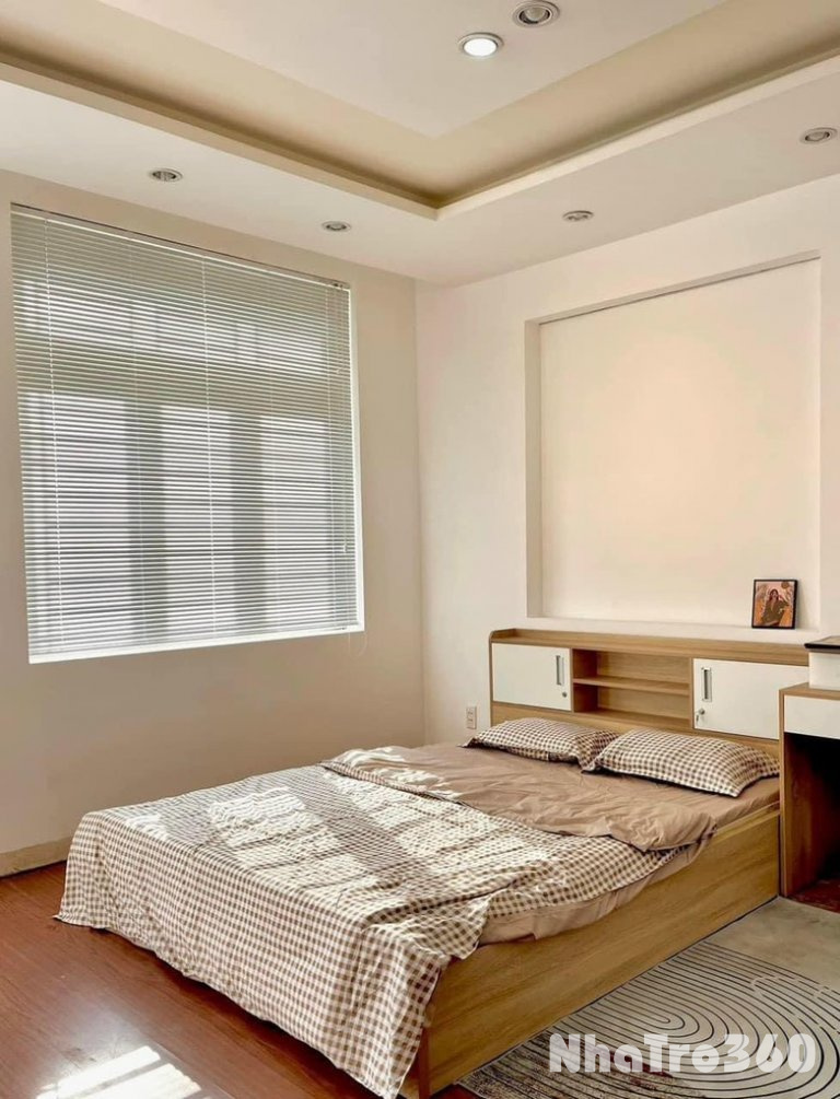 Phòng full nội thất, cửa sổ, an ninh, tự do