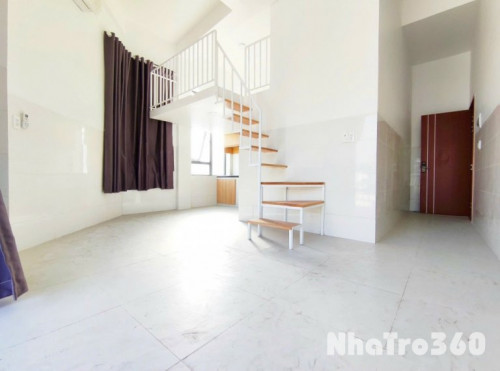 Căn hộ Duplex thiết kế siêu nghệ với ban công rộng