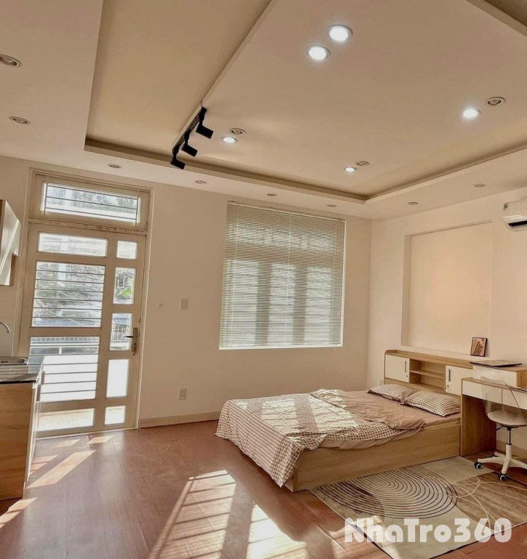 Phòng full nội thất, cửa sổ, an ninh, tự do