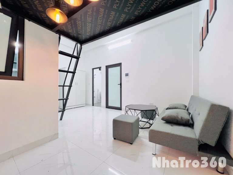 Phòng loại gác xếp có thang máy