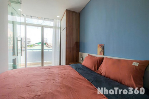 CHO THUÊ CĂN HỘ 2PN FULL NỘI THẤT – BAN CÔNG THOÁNG – MẶT TIỀN TRUNG TÂM Q1