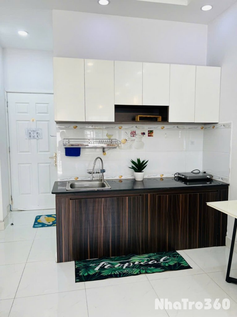 Cho thuê căn hộ Studio Ban công Q10 gần chợ Bàn Cờ, Vincom Plaza 3/2