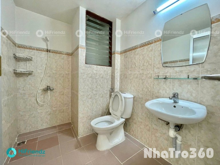 TRỐNG LẠI CĂN HỘ BAN CÔNG RỘNG RÃI THOÁNG MÁT TẠI Q8