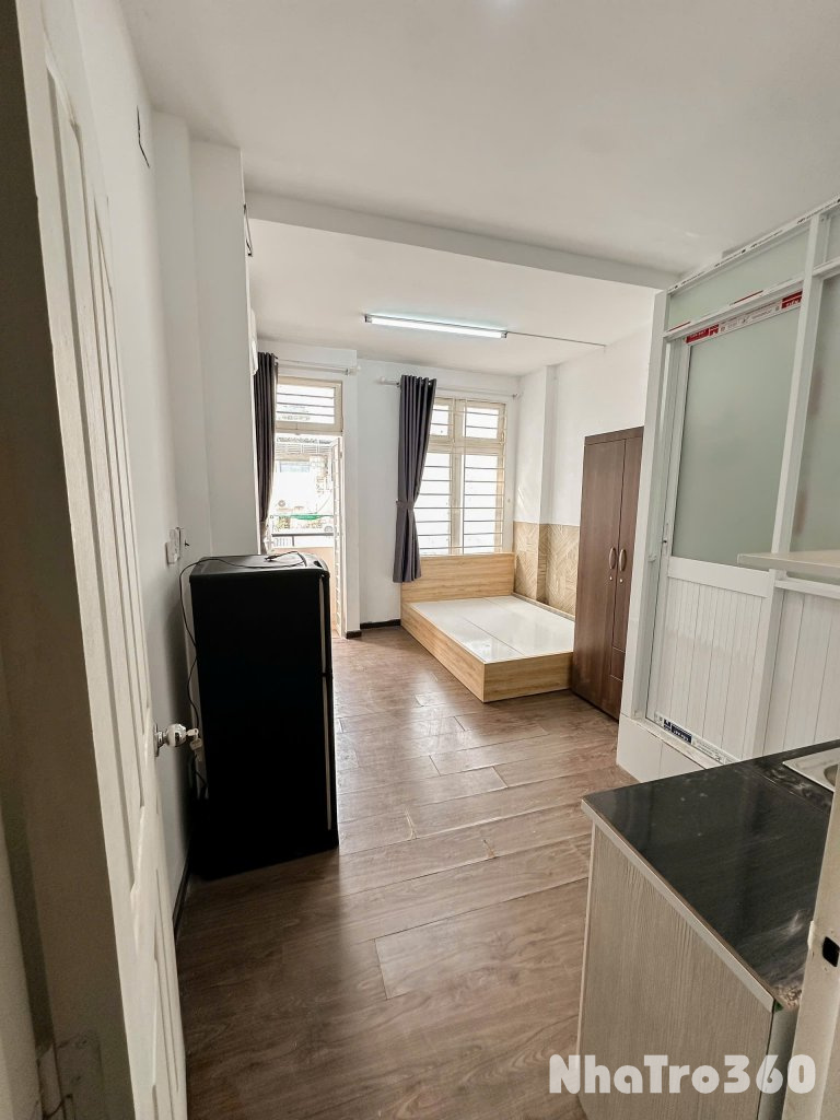 Khai trương căn hộ ngay trung tâm quận 10, có bancol thoáng mát, gần chợ Hồ Thị Kỷ