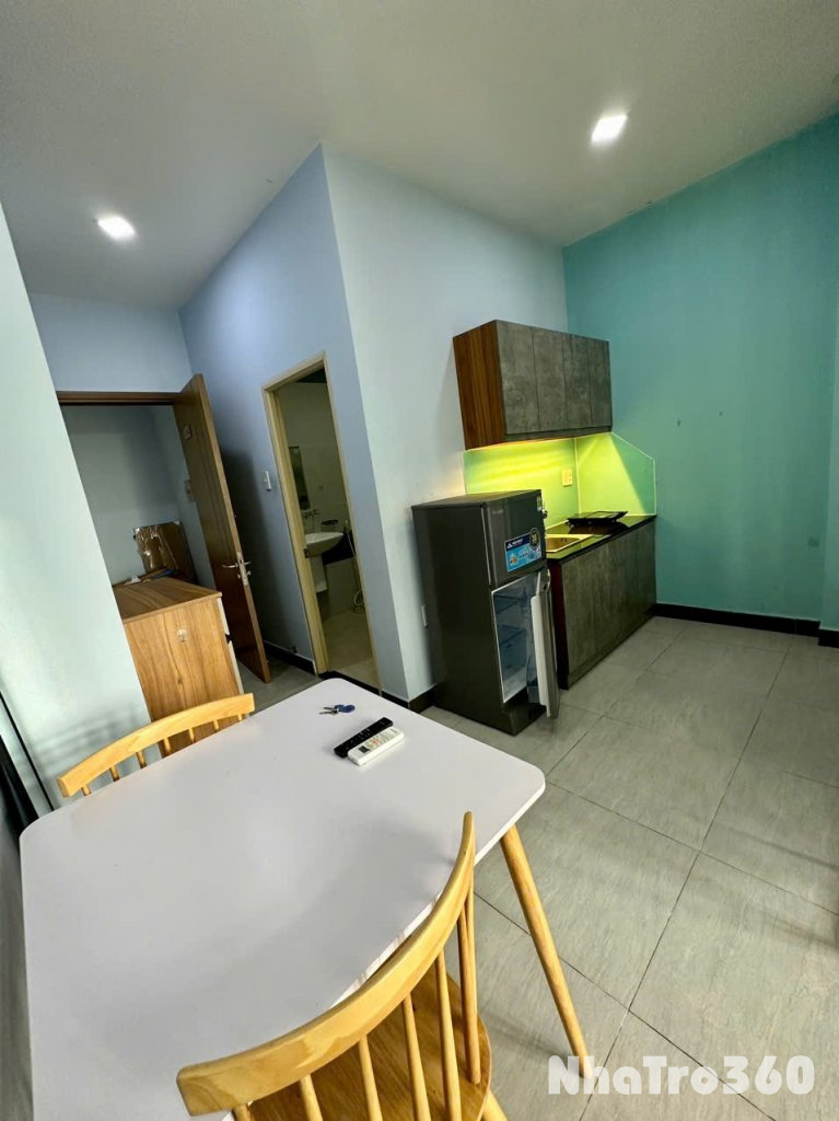 Cho thuê căn hộ ban công, Q10 || Đường 3 Tháng 2 || gần Bệnh Viện Chợ Rẫy, SVĐ Phú Thọ, Bến Xe Chợ Lớn