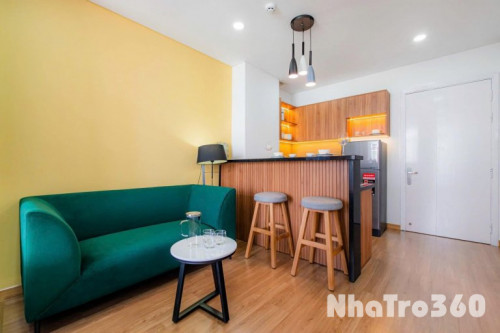 CHO THUÊ CĂN HỘ 2PN FULL NỘI THẤT – BAN CÔNG THOÁNG – MẶT TIỀN TRUNG TÂM Q1