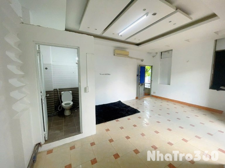 Ban công, cửa sổ, Full nội thất, bao rộng