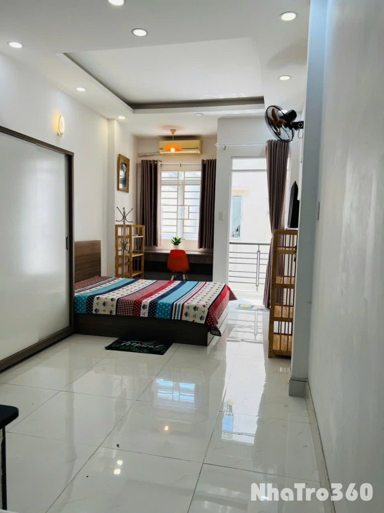 Cho thuê căn hộ Studio Ban công Q10 gần chợ Bàn Cờ, Vincom Plaza 3/2