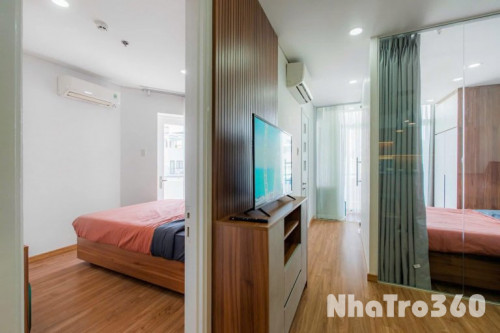 CHO THUÊ CĂN HỘ 2PN FULL NỘI THẤT – BAN CÔNG THOÁNG – MẶT TIỀN TRUNG TÂM Q1