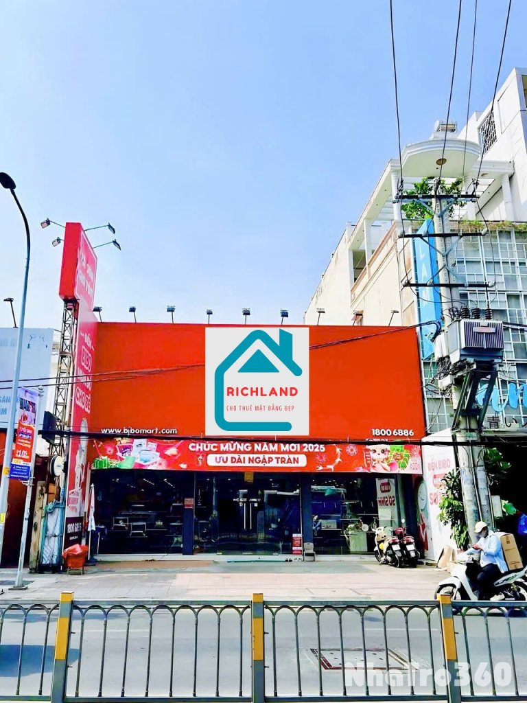 Cho Thuê Nhà: 541 Nguyễn Thị Thập, Phường Tân Phong, Q7- Diện tích: 12m x 26m. Giá 200 Triệu