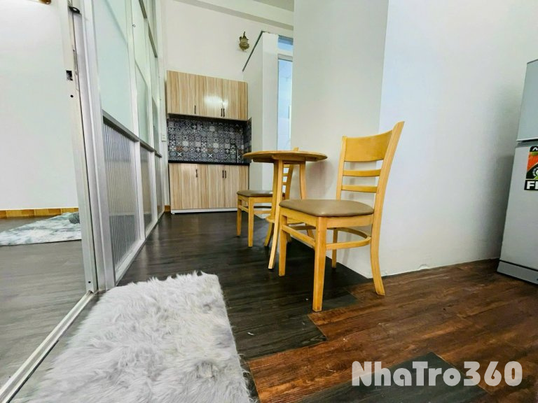 Cho thuê căn hộ Studio Ban công thoáng tại Q10 gần Vạn Hạnh Mall, toà Viettel