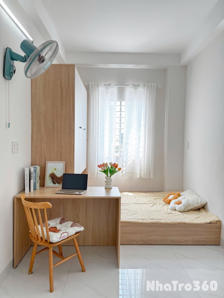 CĂN HỘ CỬA SỔ FULL NỘI THẤT QUẬN 3 GẦN CÔNG TRƯỜNG DÂN CHỦ