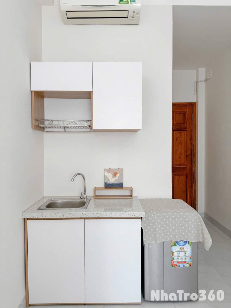 CĂN HỘ CỬA SỔ FULL NỘI THẤT QUẬN 3 GẦN CÔNG TRƯỜNG DÂN CHỦ