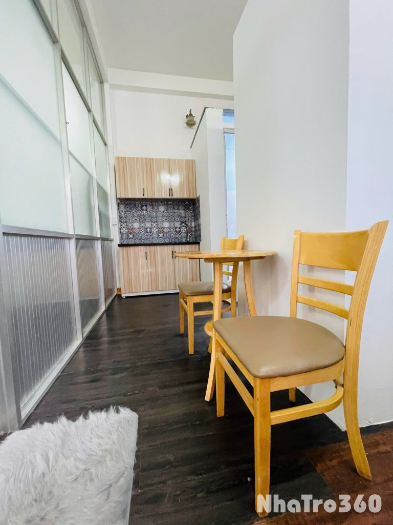 Cho thuê căn hộ Studio Ban công thoáng tại Q10 gần Vạn Hạnh Mall, toà Viettel