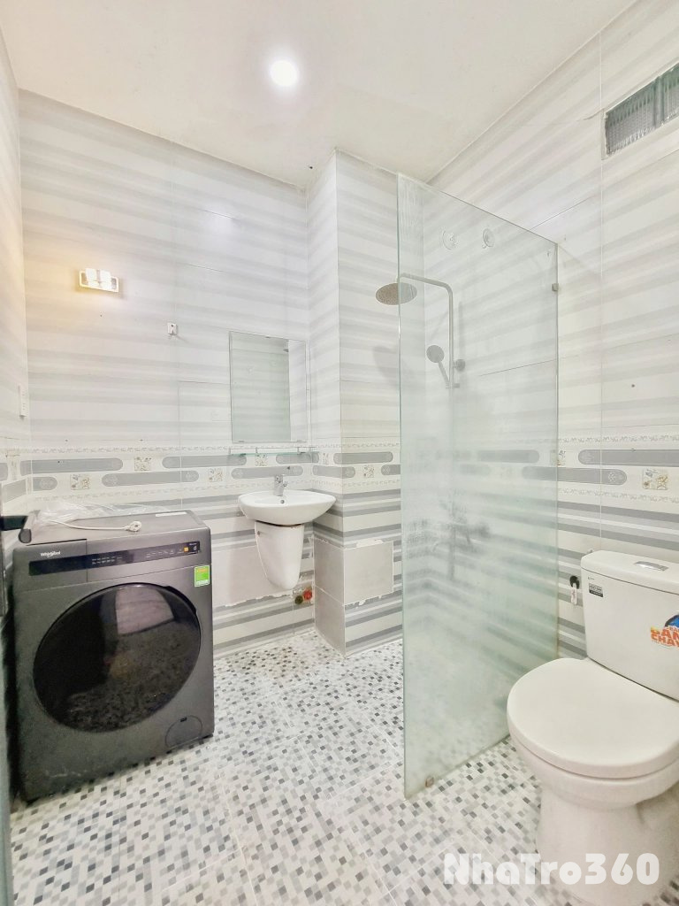 Phòng studio ban công xinh iuu giá hợp lí ở liền được nè cả nhà oiii !!??