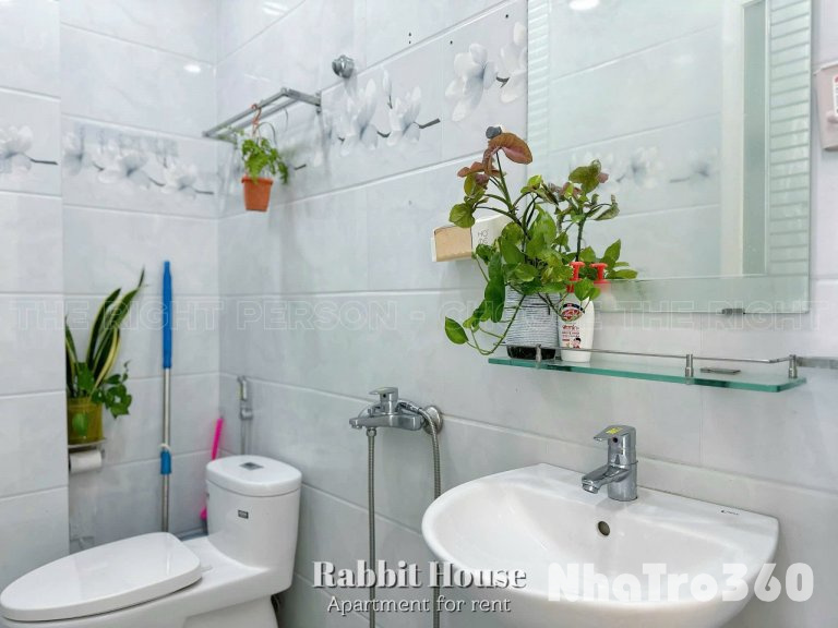 Cho thuê căn hộ 1 Phòng ngủ Ban công Q1 gần chợ Tân Định, nhà thờ Tân Định