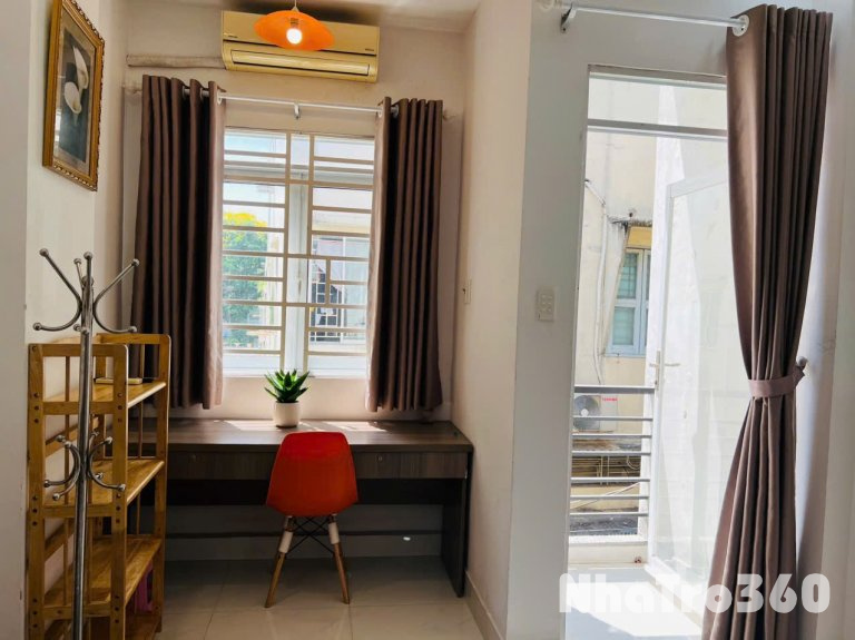 Cho thuê căn hộ ban công, Q10 || đường Điện Biên Phủ || gần Vòng Xoay Dân Chủ, toà nhà Viettel, Bệnh viện Bình Dân
