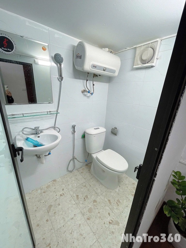 Trống Tầng 3 - Ban công - Ô tô đỗ cửa