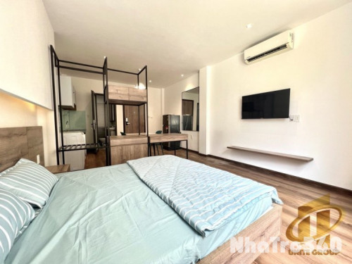 Căn Hộ 1 Phòng Ngủ Cửa Sổ Lớn Ngay Trung Tâm Q1