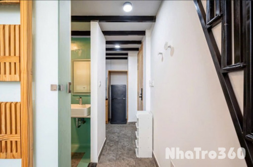 Cho thuê căn hộ ban công, Q1 || đường Thạch Thị Thanh || gần chợ Tân Định, Công Viên Lê Văn Tám