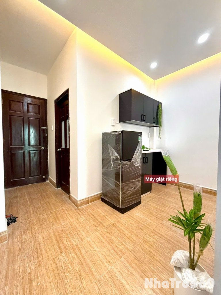 Cho thuê Studio ban công tách bếp siêu đẹp Q10