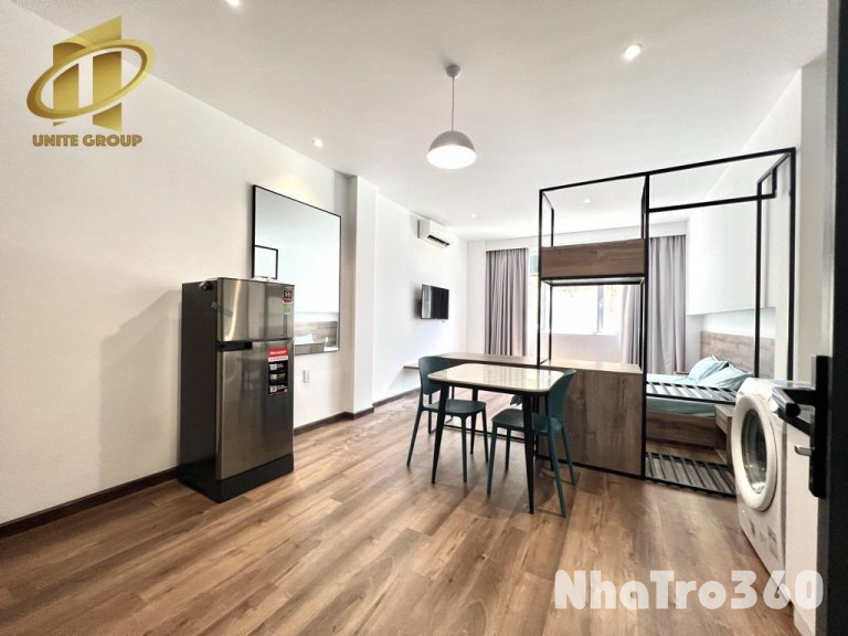 Căn Hộ 1 Phòng Ngủ Cửa Sổ Lớn Ngay Trung Tâm Q1