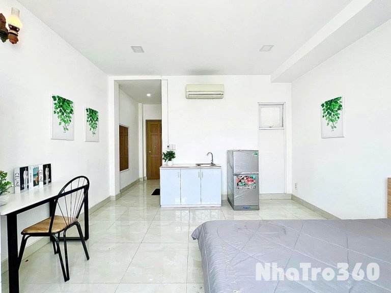 Cho thuê căn hộ cửa sổ, Q4 || ngay Xóm Chiếu || gần ĐH Nguyễn Tất Thành, Nhà thờ Xóm Chiếu