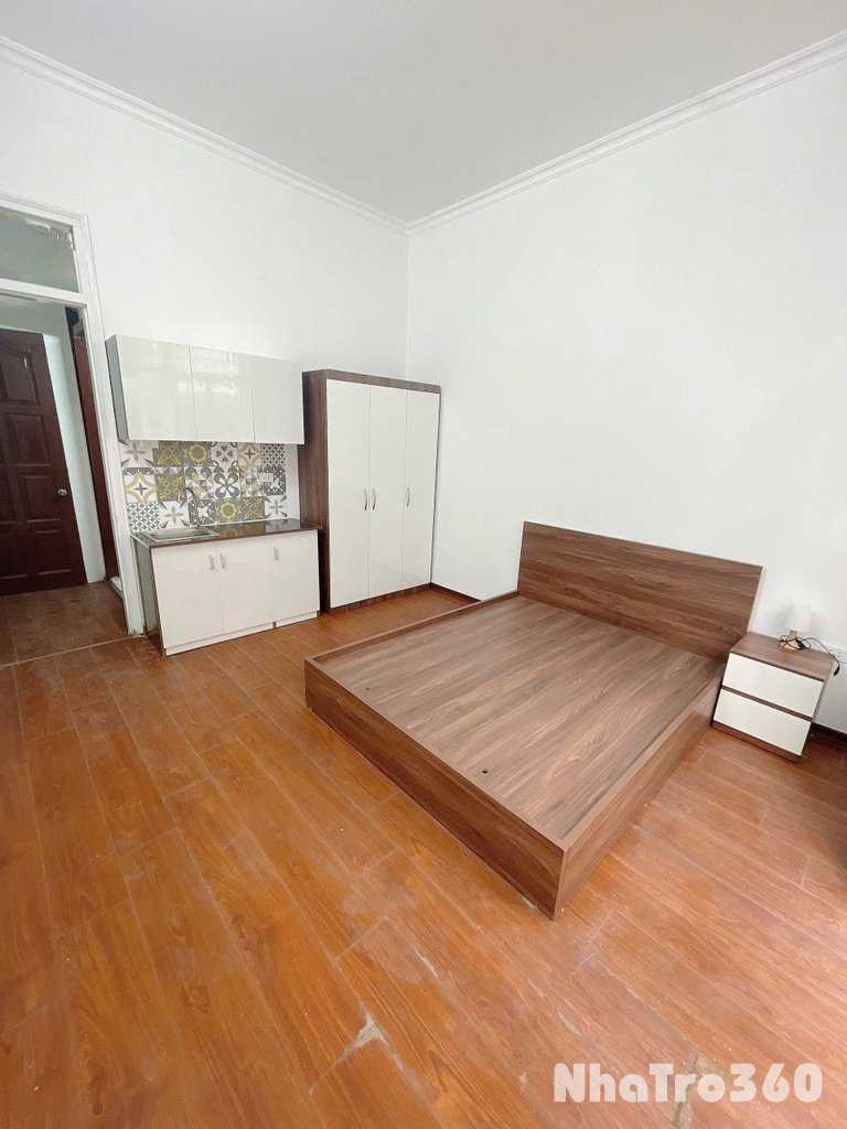 Trống Tầng 3 - Ban công - Ô tô đỗ cửa