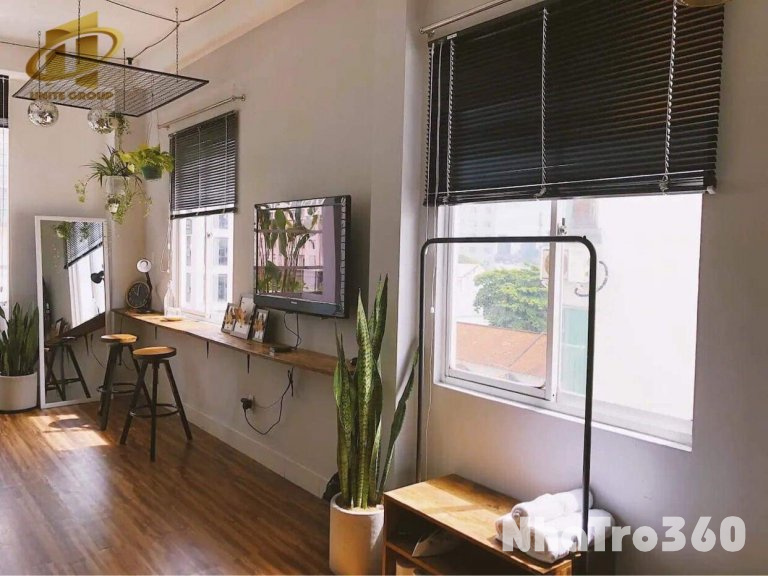 Cho thuê căn hộ ban công, Q4 || Đường Đoàn Như Hài || gần Đại Học Luật, cầu Calmette, chợ Xóm Chiếu