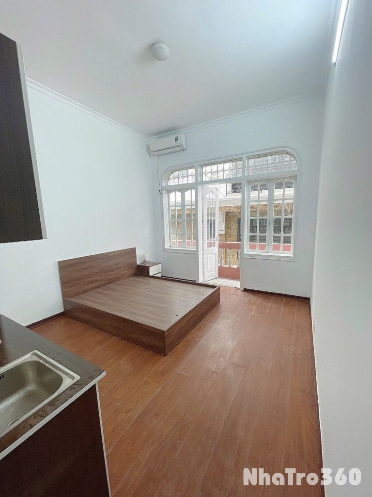 Trống Tầng 3 - Ban công - Ô tô đỗ cửa