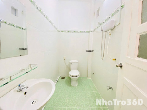 Cho thuê căn hộ Studio Tách bếp, Ban công Q10 gần Vạn Hạnh Mall, GO Miền Đông
