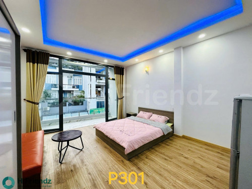 Cho thuê căn hộ ban công, Q10 || đường Nguyễn Duy Dương || gần Vạn Hạnh Mall, chợ Nhật Tảo, ĐH Kinh Tế (UEH B)