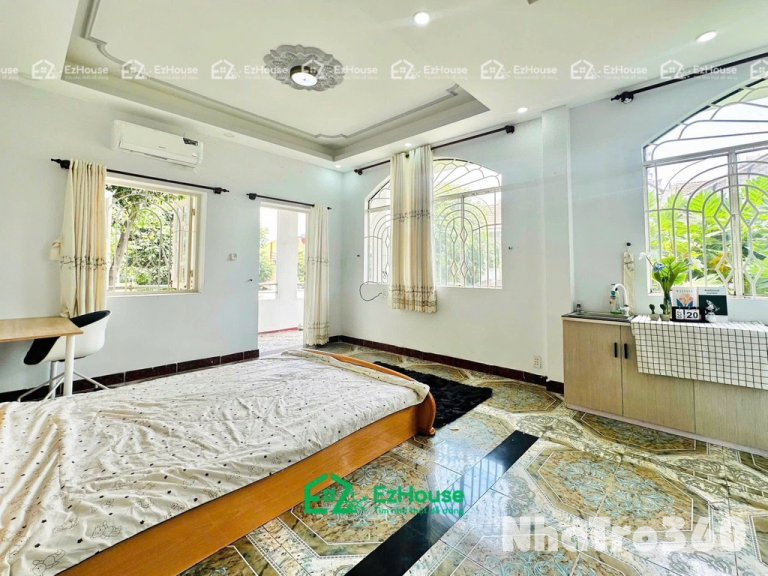 Phòng full nội thất, bancol, cửa sổ, tự do