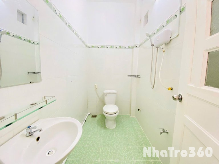 Cho thuê căn hộ Studio Tách bếp, Ban công Q10 gần Vạn Hạnh Mall, GO Miền Đông