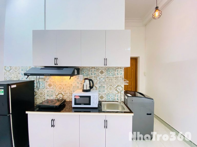 Cho thuê căn hộ Studio Tách bếp, Ban công Q10 gần Vạn Hạnh Mall, GO Miền Đông