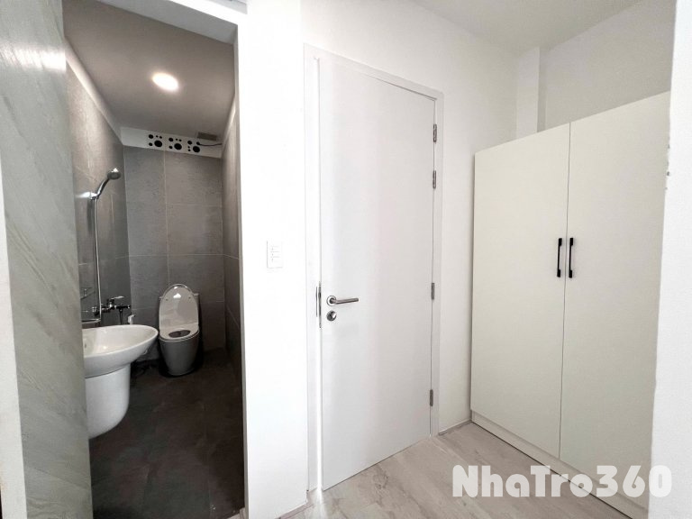 Cho thuê căn hộ ban công, Q10, mới 100% || ngay Lý Thường Kiệt || gần SVĐ Phú Thọ, Bệnh viện chợ Rẫy, ĐH Y Dược