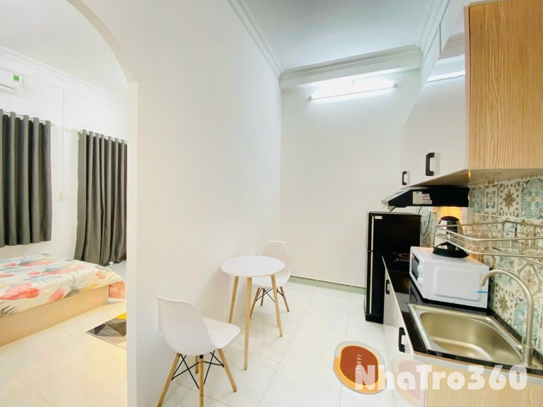 Cho thuê căn hộ Studio Tách bếp, Ban công Q10 gần Vạn Hạnh Mall, GO Miền Đông