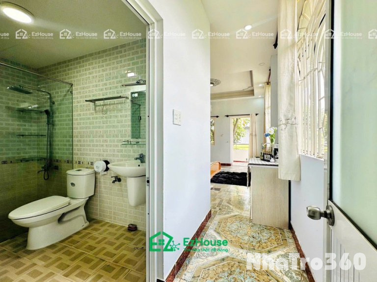 Phòng full nội thất, bancol, cửa sổ, tự do