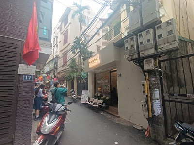 Cho thuê tầng 1 nhà căn góc mặt ngõ siêu sầm uất phố Xuân Thuỷ, Cầu Giấy