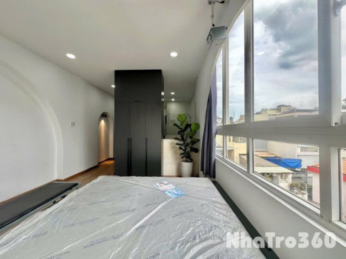 Căn hộ tách bếp full nội thất cửa sổ thoáng Dương Bá Trạc quận 8