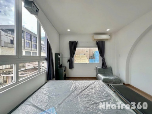 Căn hộ tách bếp full nội thất cửa sổ thoáng Dương Bá Trạc quận 8