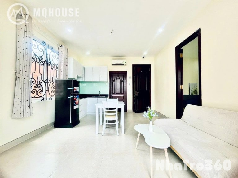 Cho thuê căn hộ 1 Phòng ngủ Ban công Q1 gần cầu Ông Lãnh, Phố Bùi Viện