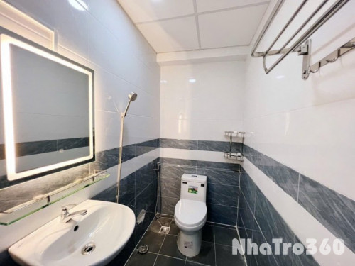 Căn hộ 2PN full nội thất cửa sổ Quận 10